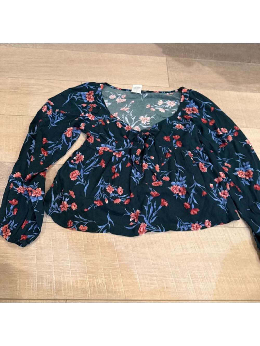 AMERICAN EAGLE WOMENS FLORAL BLOUSE NEW XS